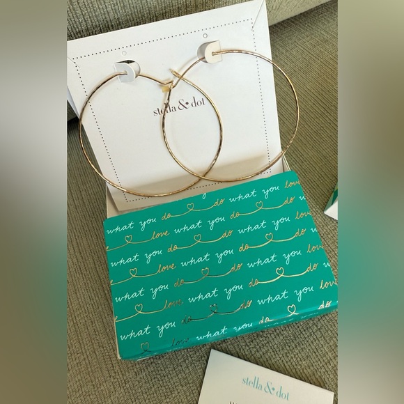 Stella and Dot Essential Large Gold Hammered Hoops Earrings - Picture 5 of 7